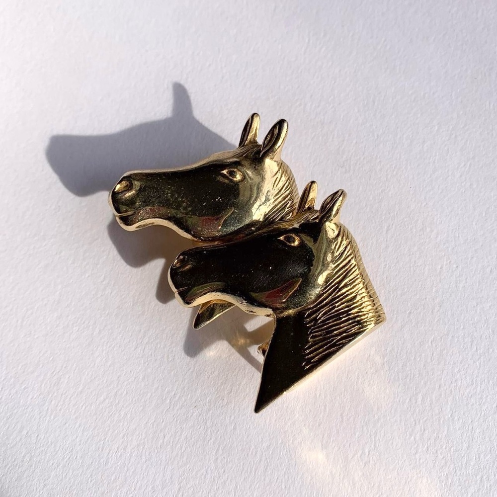 Vintage Gold tone horse heads buckle belt